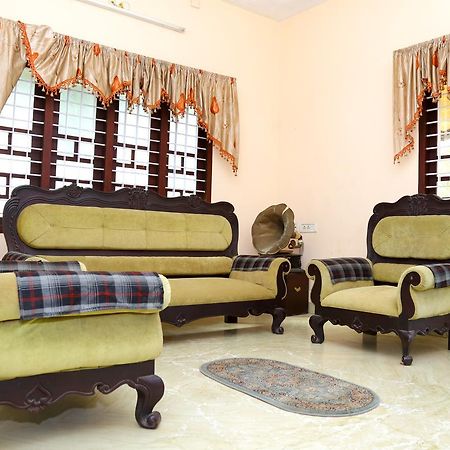 Daffodils Homestay Alappuzha Esterno foto